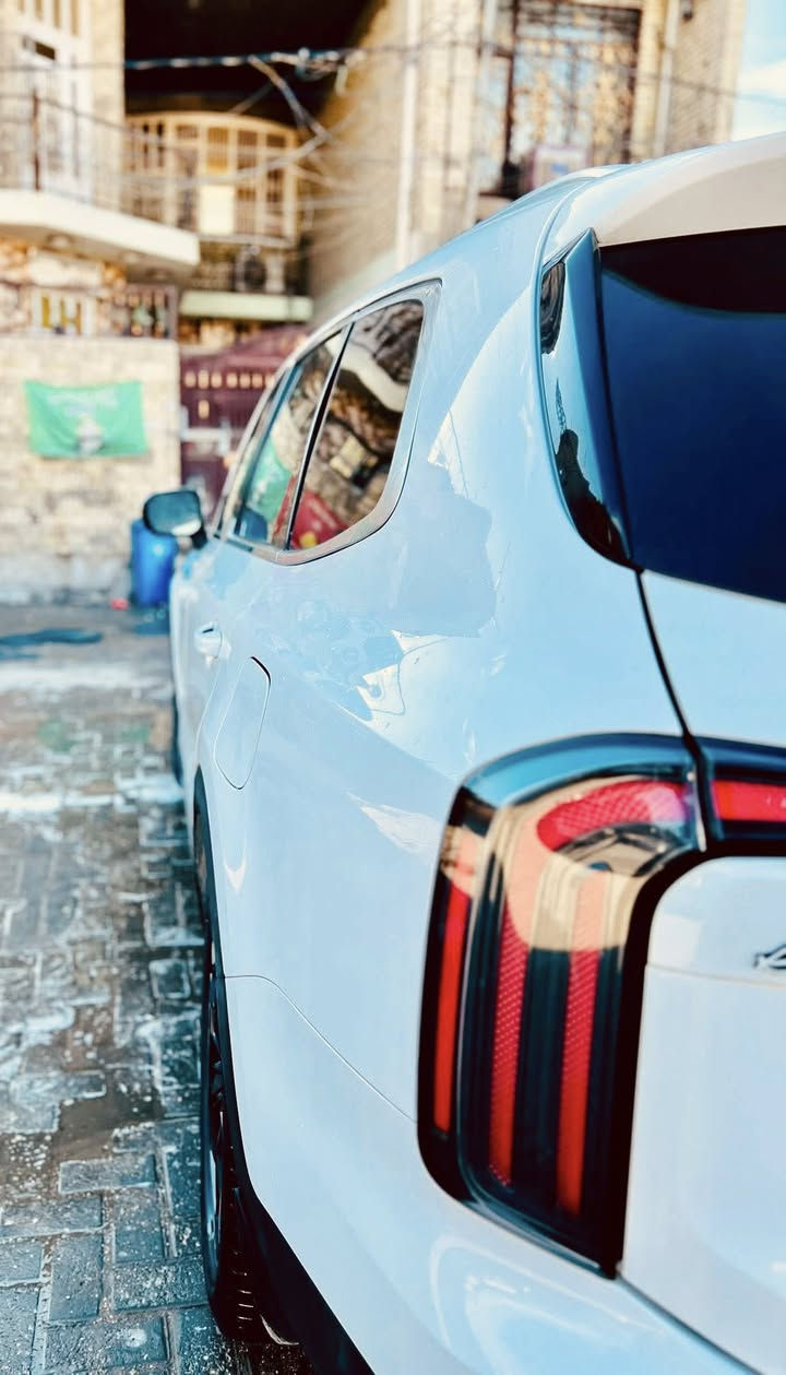 السلام عليكم
كيا تلورايد البيع الموديل 2023اللون ابيض 
سيارة جديدة بمعنى الكلمة 
فول مواصفات
لأدار 
سياقة ذاتية 
صندوق كهرباء 
ترحيب 
فتحة بل السقف 
كشنات منفصل vip 
شاشة حجم كبير 
تبريد 3قطع 
داخل قرميدي 
بصمة 
شاشات بل الكشنات 
أربع فئات 
مكينة 6️⃣سلندر 
السعر 250يعني شدتين وخمسين 
رقم السيارة الجديد الدولي تحويل ثاني يوم 
العنوان بغداد    رقم الهاتف ***********
