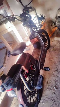 دراجة للبيع السعر 150 جديدة  بس البطاريات خربانة 07712032025