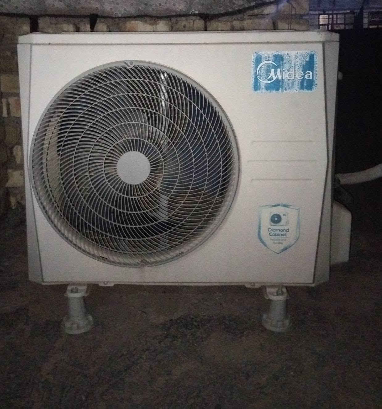 سبلت ميديا  ما داخل تصليح ابداً نظافته ٩٩% ما مفتوح اي برغي منه سعرة 400 وبي مجال بسيط  جداً 
المكان بغداد الشعب 
للتواصل خاص


**إذا كنت صاحب هذا الإعلان وتريد حذفه لأي سبب، رجاءا أرسل رسالة إلى الدعم الفني**