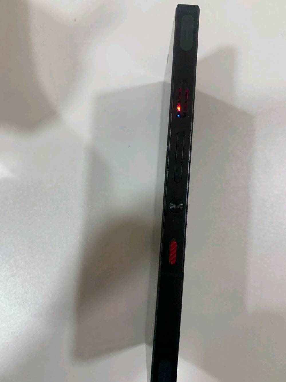 السلام عليكم هذا REDMAGIC 10 Pro للبيع متوفر مدينة الصدر قرب مكتب السيد
ذاكرة 256و الرام 16

يشغل 120فريم كل الالعاب معالج Snapdragon 8 mobile 

نضيف بحالة الوكالة  مع الكفر والشاحنة 80واط مع علبة الضمان4سنوات 

تليفون كلش قوي شكد متريد مواصفات بي مع الكامرة 8k و4k 60 و 40 فريم بلكامرة مع المعالجة الذاتية للصور 

وبعد بي مواصفات معرفة ما يحتاج اشرحن 

ملاحظة شرط الفحص تجي للبيت تفحص

والسعر750 وبي مجال للطيبين 💲💱 

للاستفسار رقمي***********