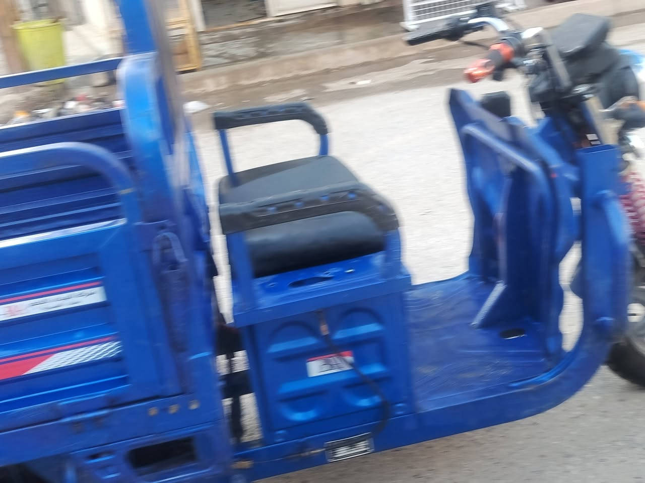 متاح ستوته شحن موديل 25 الحجم الكبير  كهربائية كله شغاله بيه عطل تمشي بطئ ما اعرف شنو السبب ابيع على هل الضعيه السعر 800 بغداد الجزيره السياحيه هاتف ***********
