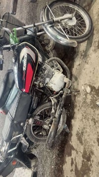 موتور للبيع مكينة الشاصي 17 السعر 275 استفسار على هذا الرقم +075105924...