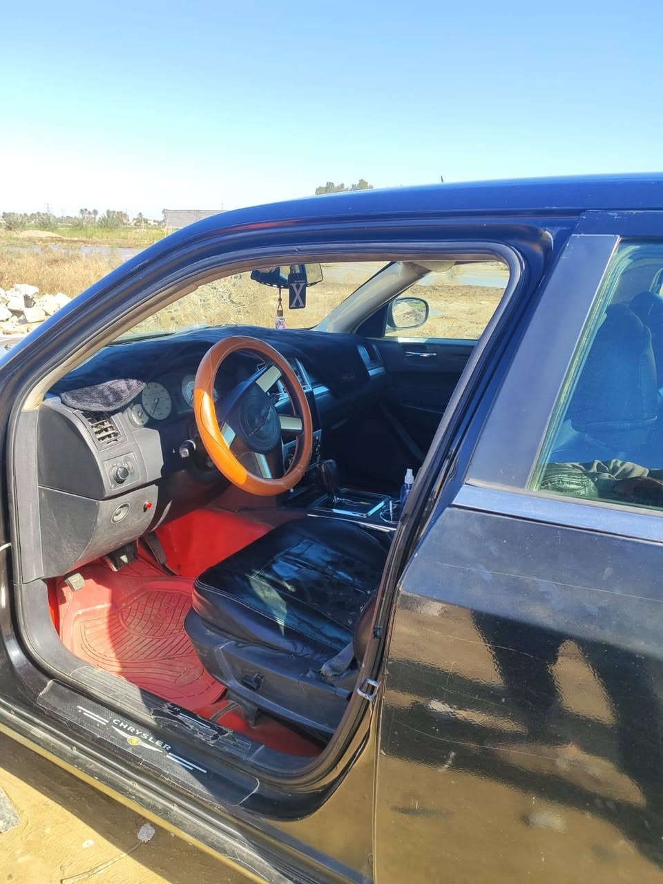 اوباما 2008 اصل رقم بغداد
مكانها نجف 
بيها جراد خفيف حادثها باب السائق مبدل وطخة بسيطة بالجاملغ الخلفي مبينة بالصور .

السعر 105 وبيها شويه مجال 

+964 782 966 5056
