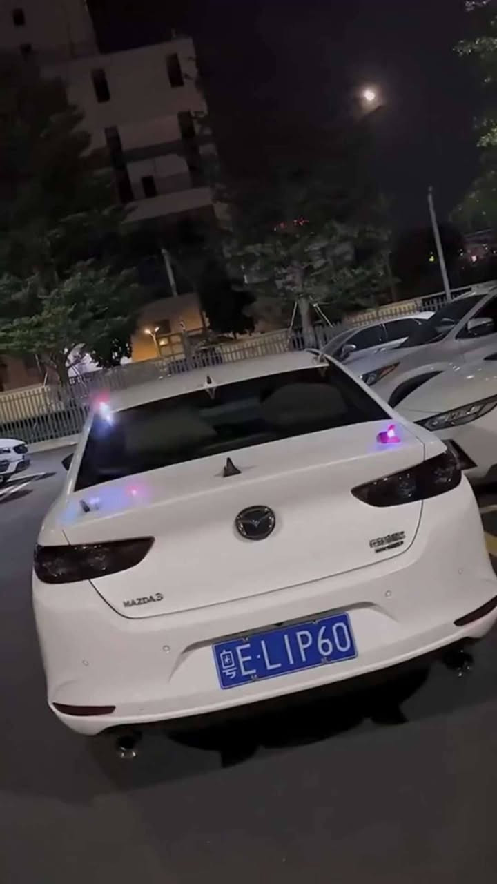 🚘 باكج التميز والحماية لسيارتك.. السعر صدمة! ✨
​تعبت من شمس الصيف والطين اللي يخرب صبغ السيارة؟ جمعنالك الـ 4 منتجات الأكثر طلباً بالعراق لسيارتك في باكج واحد وبسعر خيالي!
​📦 الباكج يحتوي على:
​شمسية الزجاج الأمامي (المظلة): حماية الدشبول من الحرارة، تنفتح بثواني.
​شريط حاجب LED المرن (60 سم): كشخة وهيبة ومظهر رياضي يشتغل ويه الإشارة.
​ستائر النوافذ الشبكية (الجوارب): حماية المقاعد الخلفية والأطفال من الشمس والذباب.
​واقيات الطين جوكر: تحمي جوانب وصبغ سيارتك من الحصى والأوساخ.
​🔥 السعر : 35 ألف دينار فقط!
​🚛 والتوصيل علينه لجميع محافظات العراق!
​📥 الكمية محدودة جداً! للحجز، أرسل اسمك، رقمك، ومحافظتك برسالة خاصة الآن او *********** واتساب
