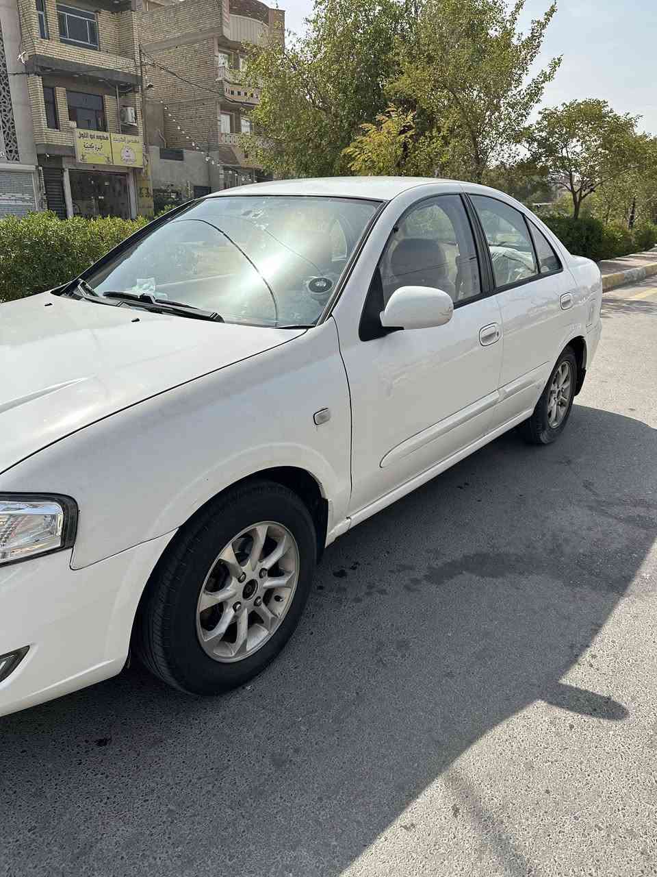 سلام عليكم
نيسان سني موديل 2009 بدي كوري رقم بغداد 
السياره بيه صبغ احزام  السياره نضيفه وحلوه مواصفات 
اربعه جام كهرباء 
جنطه كهرباء 
المري كهرباء 
والسياره بيه شاشه وكامره دواره 
وصدر السياره كامل مبدل جديد 
السعر 80 وبي مجال حك الجيه مكاني بغداد 
***********
