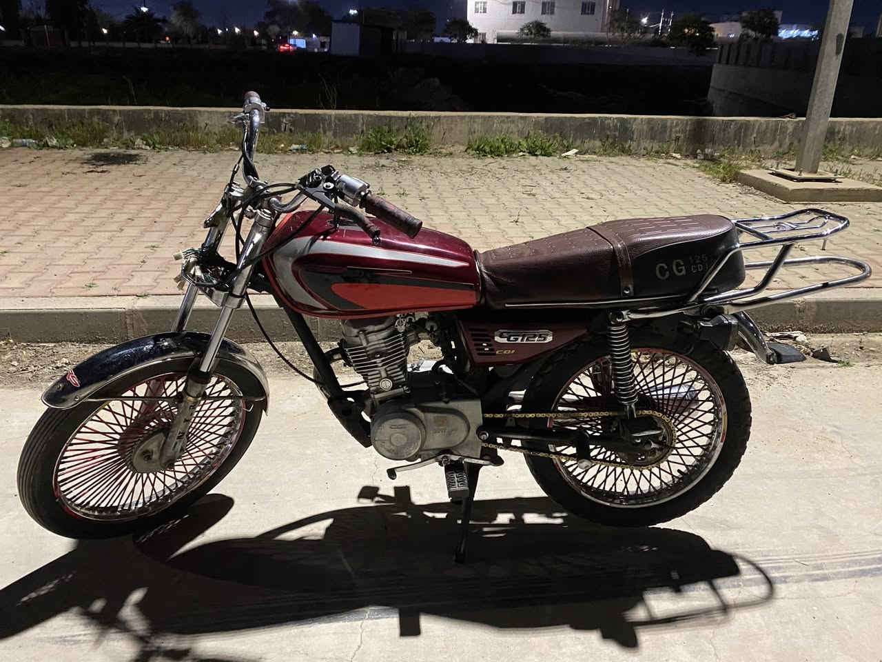 سلام عليكم  نامه استندر (2017)دراجه كل عيب ما بيه شرط الهندر سعره (350الف)وبي مجال للطيبين


**إذا كنت صاحب هذا الإعلان وتريد حذفه لأي سبب، رجاءا أرسل رسالة إلى الدعم الفني**