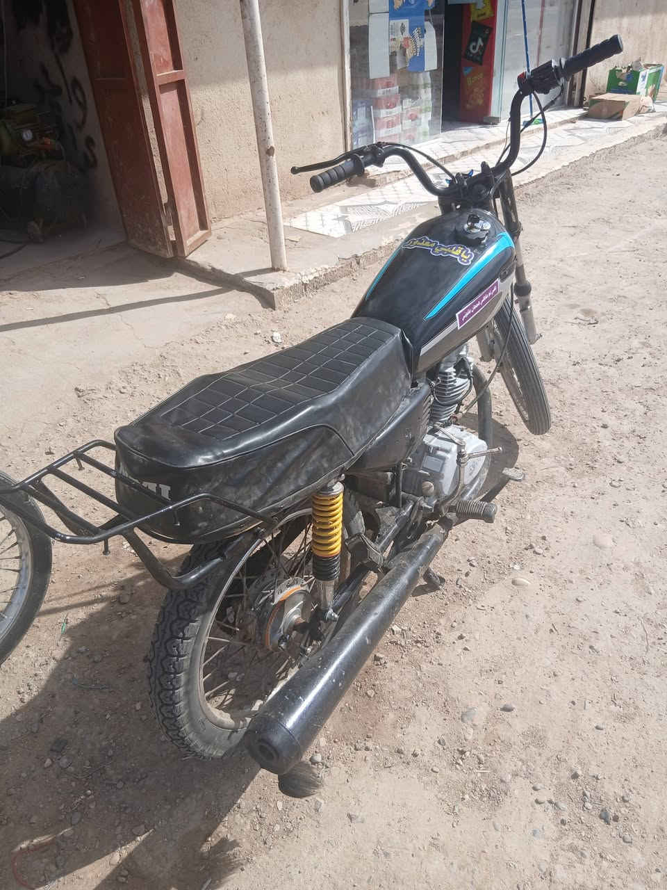 دراجه للبيع نامه سعره ٣٠٠الف قفل***********
