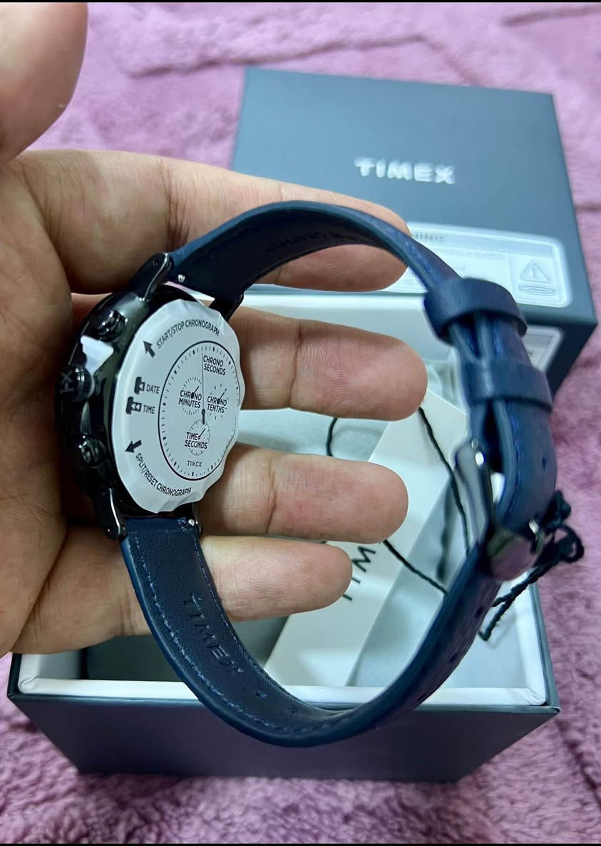 ⌚ ساعة Timex أصلية – تصميم أنيق قطر ٤١ ⌚

🔹 الماركة: TIMEX

🔹 الحركة: كوارتز (بطارية)

🔹 الموديل: كرونوغراف (3 عدادات)

🔹 لون المينا: أسود ع نيلي غامق مع عدادات زرقاء

🔹 السوار: جلد طبيعي أزرق أنيق

🔹 هيكل الساعة: معدن بلون أسود

✨ ساعة عملية وأنيقة، مناسبة للاستخدام اليومي والرسمي

✨ ماركة عالمية معروفة بالجودة والاعتمادية

📍 السعر: 125 الف

📞 للتواصل: خاص او واتس اب

*********** بغداد, العراق
