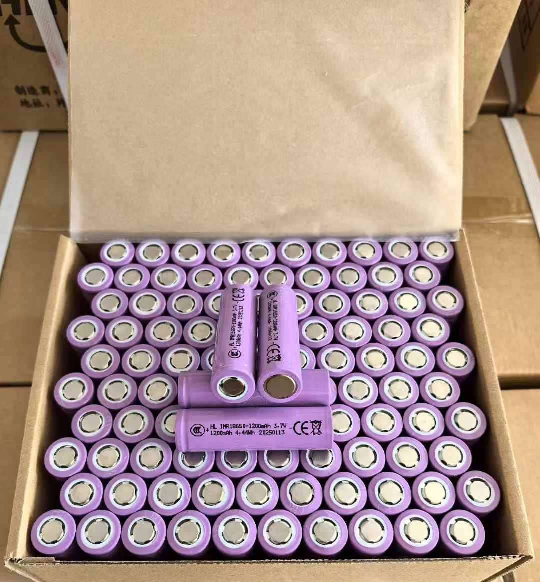 The HL INR18650-1200mah 3.7V 1200mah lithium battery,electric fans,LED light bulbs,flashlights,radios,Bluetooth speakers, etc.
The company is a leading battery supplier specializing in high-quality battery solutions.our product range includes lithium-ion battery,Lithium iron phosphate battery,Lifepo4,Sodium-ion batteries and nickel-metal hydride batteries,catering to various industries such as consumer electronics,Laptops,power tools,Energy storage equipment,solar lighting,electric bike,solar power,electric vehicles,photovoltaic energy storage,and renewable energy.


**إذا كنت صاحب هذا الإعلان وتريد حذفه لأي سبب، رجاءا أرسل رسالة إلى الدعم الفني**