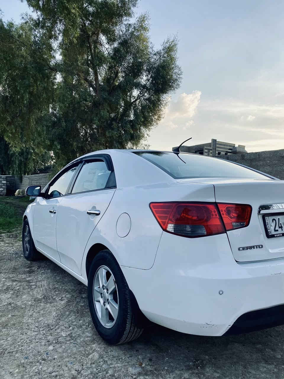 السلام عليكم
للبيع كيا سيراتو 2013 
سنويه 2030 ورقم جديد 
مرايات شفط واشاره 
تحكم ستيرن وشفتات 
محرك ١٦شرط لا تبخير لا تنقيص 
كير ٦نمره شرط 
طخم تايرات جدد 
حادثها جاملخ الخلفي فقط ومبدل صندوق اصلي 

للاستفسار :***********
كورك : ***********
العنوان موصل شقق الحدباء
