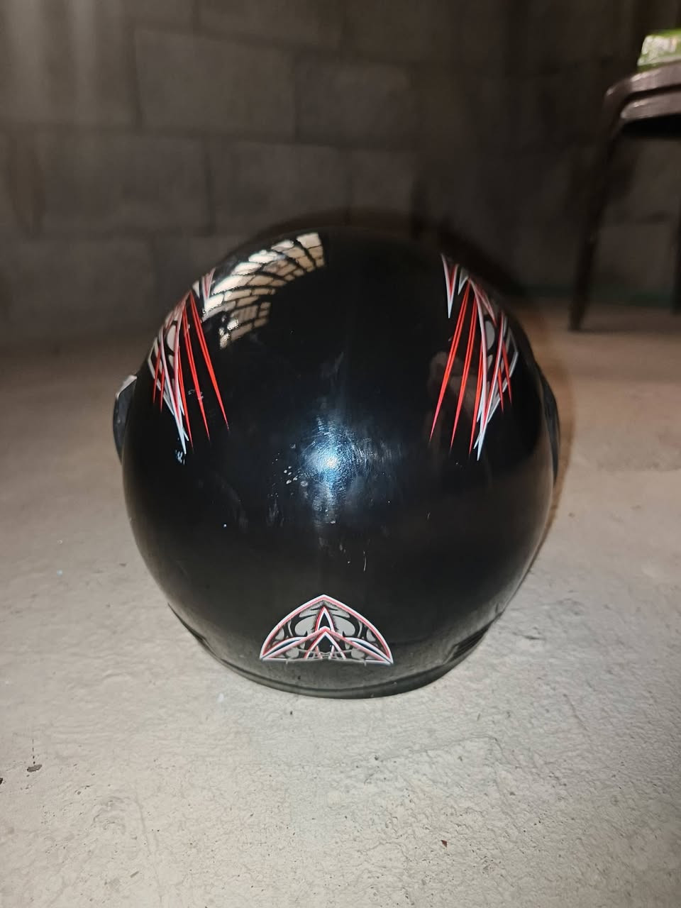 خوذة للبيع ب 10 قفل مكاني ايسر حي القدس رقمي *********** خطي معلق بس بي واتساب
