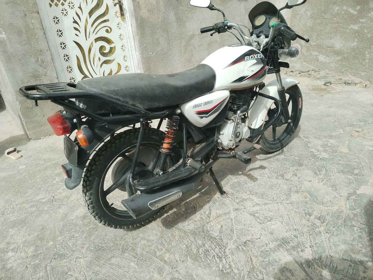 السلام عليكم دراجة اللبيع دايون موديل 2021أوراق اصولي كاملة دراجة جديده مامتعوبه ابد مكاني قضاء الرفاعي السعر مليون و100الف وبيه مجال حك الجيه هـ *********** هذا رقمي اتصل وبيك خير وتدلل
