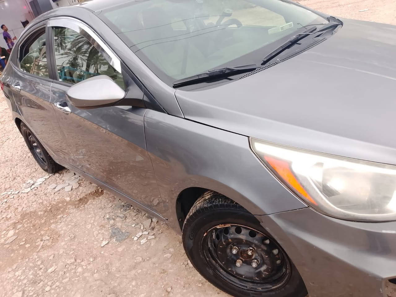 السلام عليكم اكسنت 17 وارد امريكي ضربه جاملغ وشويه من البنيد جهته السايق محرك gdi 1600 كير ومكينه مكفولات تراي حلو دواخل جدد ع وضع الشركه شاشه وكامره خلفيه تبريد ثلج السياره ماشيه 80ميل باسمي سنويه لل30 رقم بابل انكليزي مداور ثاني يوم نضيفه مكاني بابل الحله سعر 95 وبيها مجال ***********
