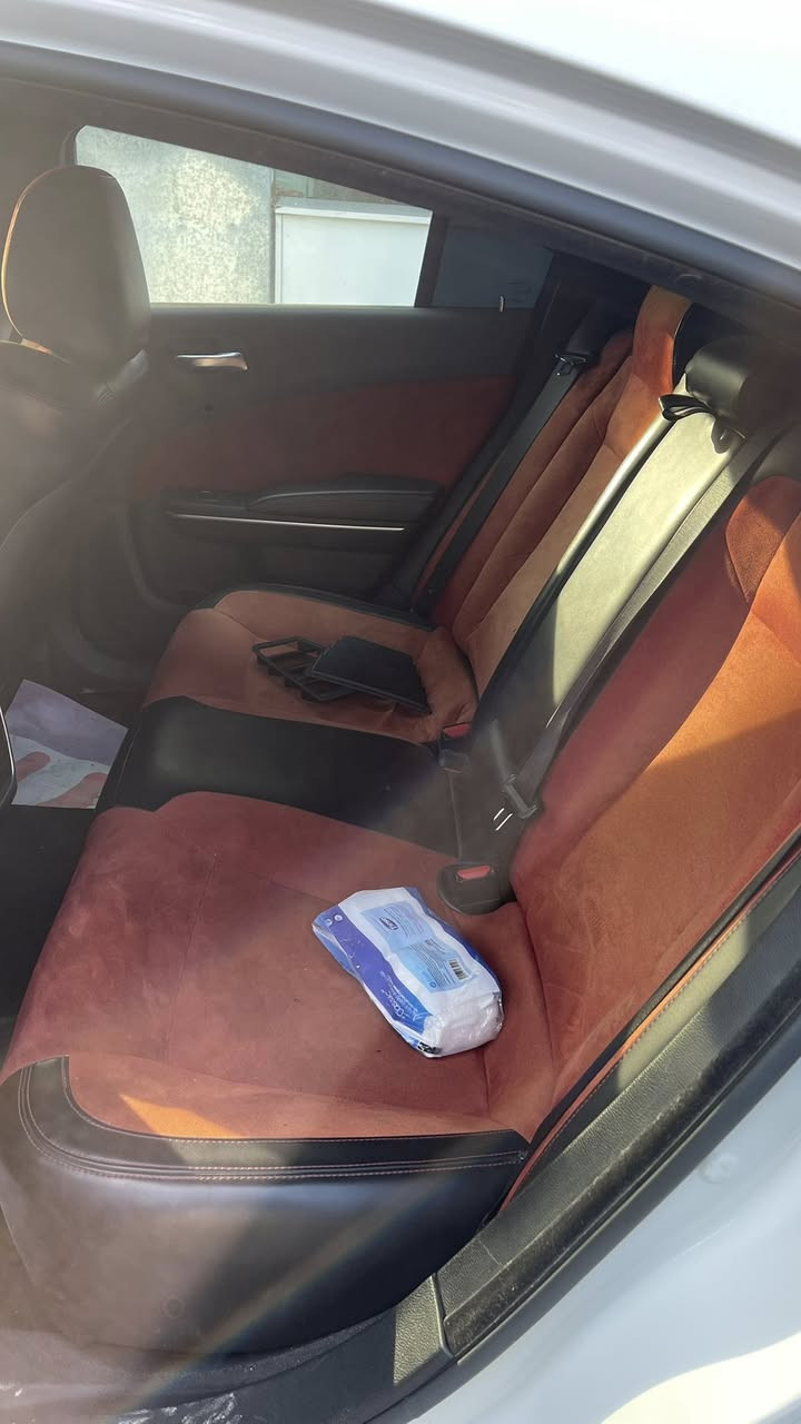 السلام عليكم
غرفة جارجر كامله للبيع هي وبطانين الابواب
الكشنات حضن وافتحهن من السياره مباشره لليريدهم
سعرها 225$ 

مكاني موصل ***********
