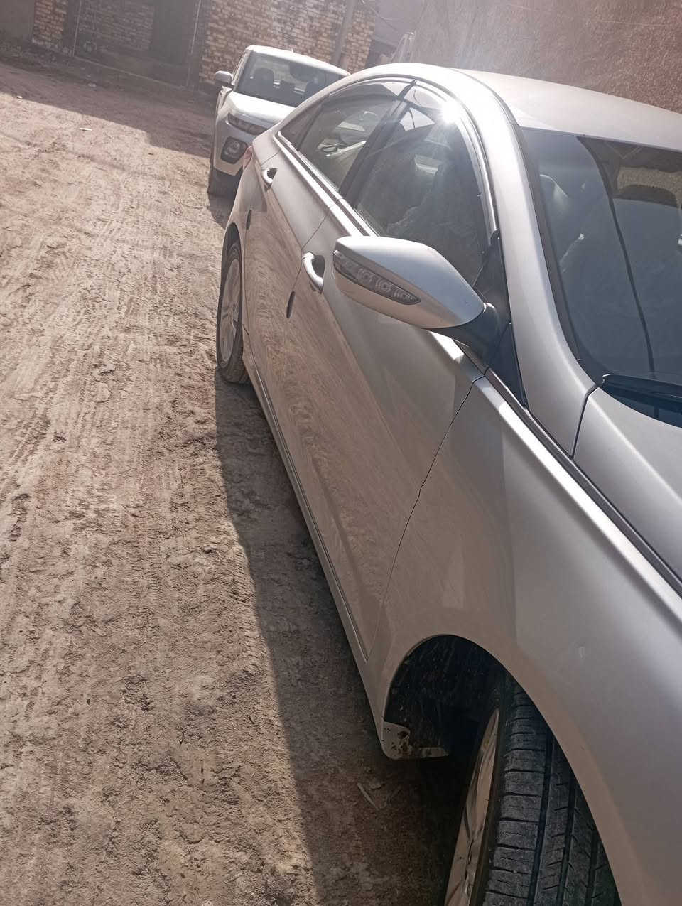 سلام عليكم ورحمه الله 
سوناتا خليجيه 2011 رقم بغداد الدولي باسمي 
سياره مكفوله من فتح وتبديل وصبغ سياره جديده جدا بيها بارد بدور جدا بسيط فقط 
تخم تاير حداديه جديده 
تبريد ثلج 
منظومه عالي زنون 
مكينه بلاد بدون فتح (دوش)
كير بلاد 
منظومه ماء جديده 
معروضه 122 مجالها جدا جدا بسيط 
مكانها حله مركز المدينه 
***********
