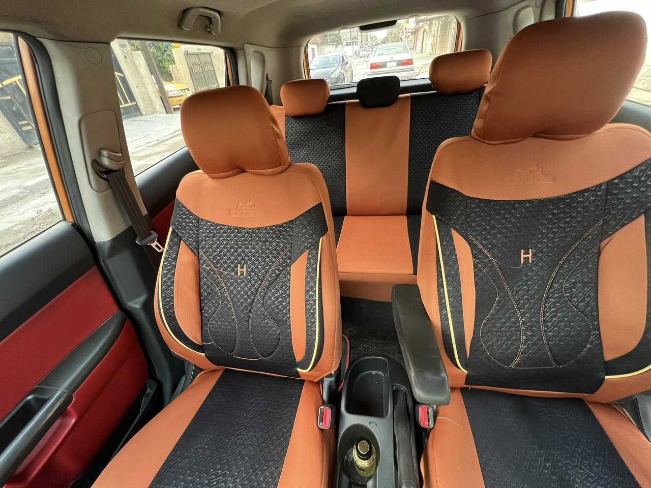 كيا سول 2011 خليجي
المواصفات :
شاشه فتحة سقف حساسات وكاميرا خلفية داخل لون احمر واسود تدفئة تبريد باتري واطارات جديدة
السيارة رقم اربيل سنويه 2031 تنتهي وهزة جديدة بشهر الواحد 
 2026
يعني كامله ماناقصهه برغي 
السيارة بأسمي يعني وكالة او تحويل وثاني يوم اذا تحب
السيارة بدون حادث داخله كلين وهنا فقط طختين خفيفه حتى مامصلحة 
ماشيه 150 الف كم
السعر 98 وبيها مجال بسيط
مكاني بغداد البياع الشرطة الخامسة
الرقم : ***********
