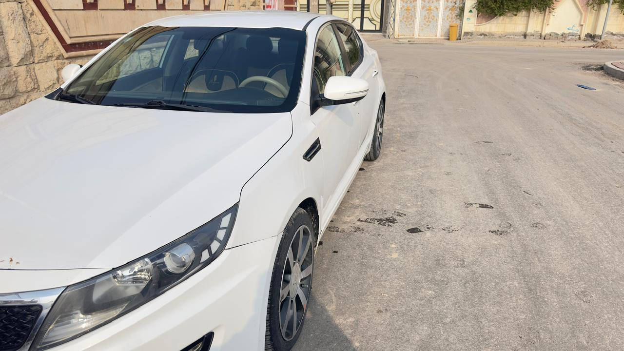 السلام عليكم اوبتما للبيع خليجي موديل 2013 
مكان السياره ديوانيه رقم بغداد بسمي غير متواجد على الفيس الستفسار ع رقم ***********
