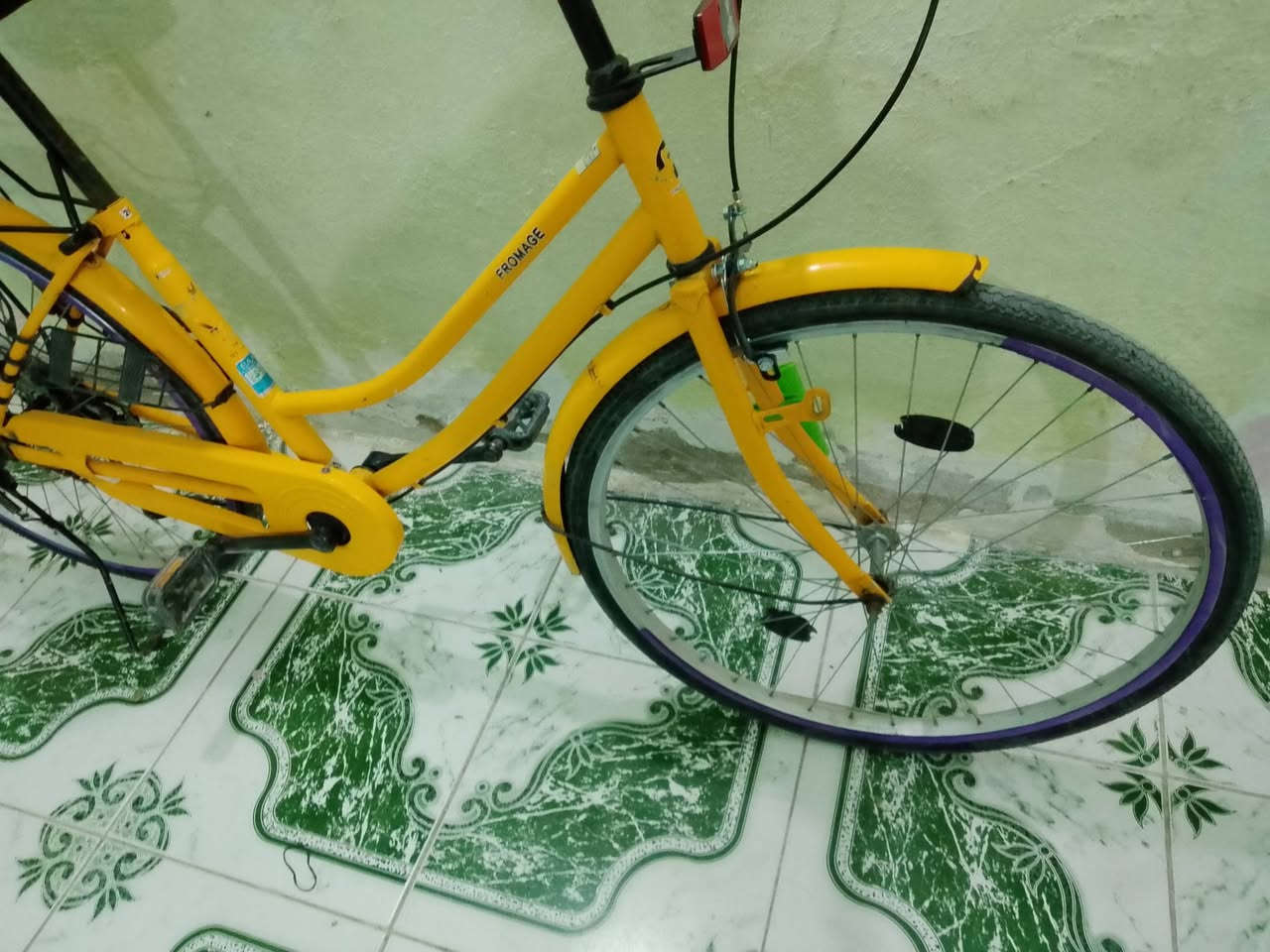 السلام عليكم بايسكل للبيع حجم 26 موديل 19 نظيف السعر 110بي مجال مراوس عادي


**إذا كنت صاحب هذا الإعلان وتريد حذفه لأي سبب، رجاءا أرسل رسالة إلى الدعم الفني**