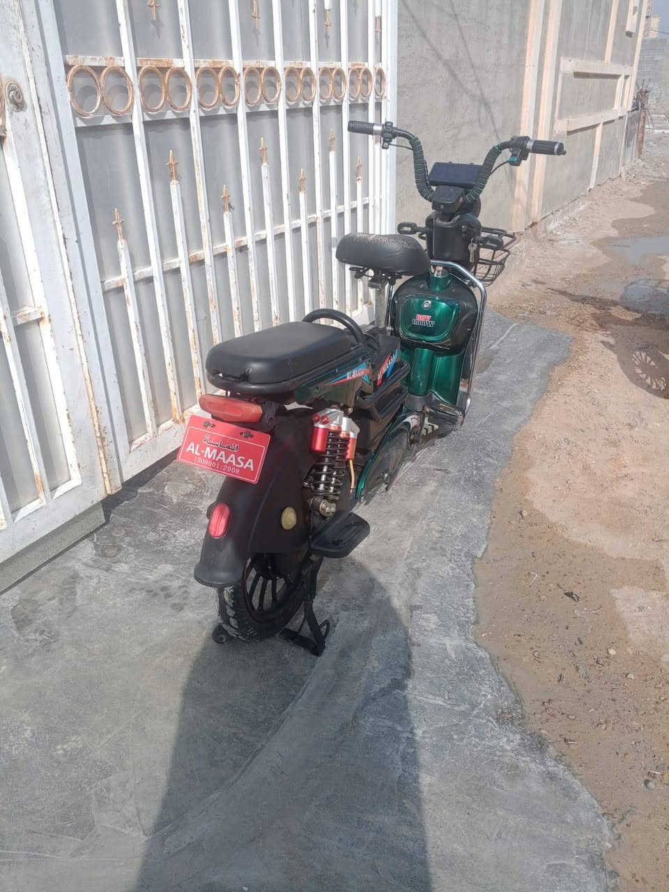 السلام عليكم ورحمه الله وبركاته
دراجه شحن للبيع نوع الماسه 2025
دراجه كشرها حيل نضيف
تايرات جوبلس نظيفات  
وبطاريات صارلي اقل الشهر من شادهن ب 150 الف
شاشه دجتل ام البلوتوث 
بصمه تشغيل عن بعد 
يرادلهة بس اشاير تربطهن 
السعر 285 ومجالهة كلش قليل 
هاتف *********** متواجد واتساب 
مع تحياتي للجميع
