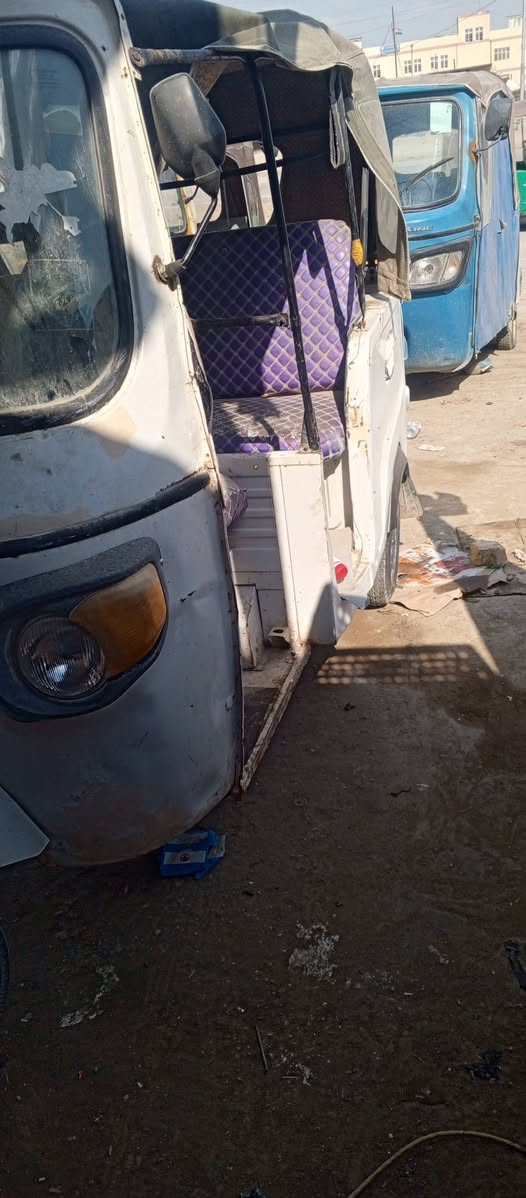 السلام عليكم اخوان تكتك للبيع بياجو شغاله ناقره كل شي ما بيها مكان بابل القاسم التكتك وراقي الصولي سعر مليون وبيها مجال ***********
