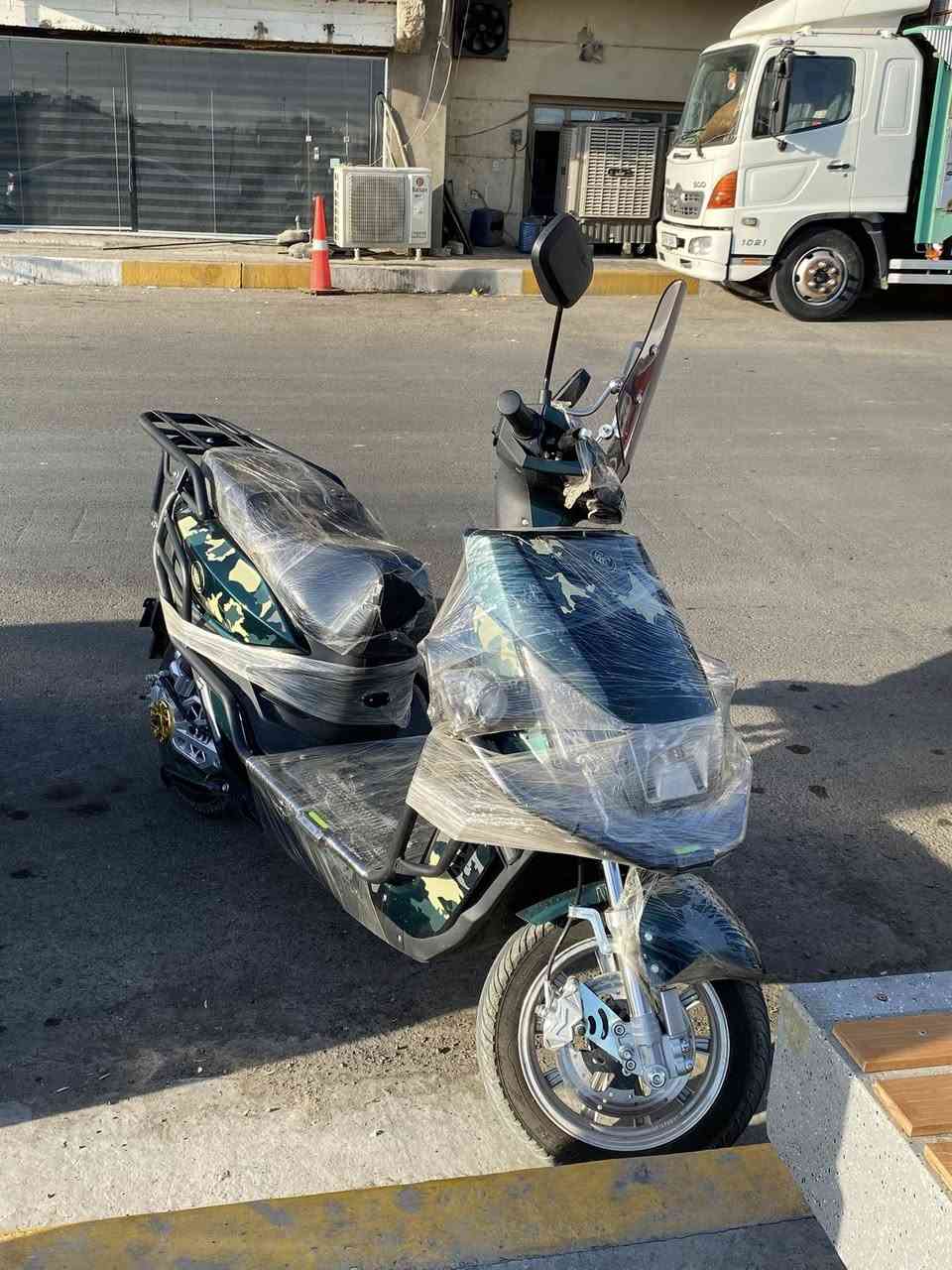 دراجه همر مدرع شحن ملف 3000
7 بطاريات دراجه استخدام قليل وجديده 

اللون العسكري المميز تتحمل وزن ٢٠٠كيلو 

سعر مليون وبيها مجال  *********** واتساب 

مكاني بغداد كاظميه
