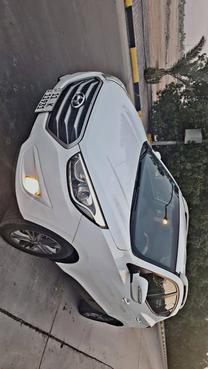 سياره توكسان موديل 2015 خليجي مكفوله قطعتين تبريد ماشه 99 سياره مال جناي استعمال شخصي سعرها 165 ورقه بالعافيه على الياخذها رقم تلفون ***********
