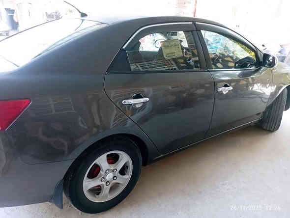 سلام عليكم سيراتو للبيع بدون مواصفات رقم اربيل انكليزي بسمي السياره بيه طخ قليله  بداية البنيد  وشخوط قليله السياره مكفوله من الصبغ والتبديل السعر 100$
للاستفسار *********** ...***********
