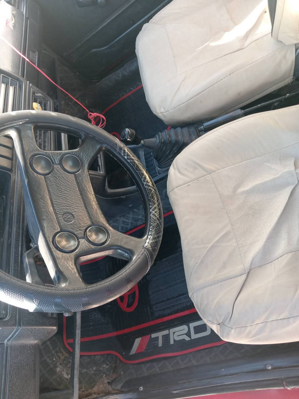 السلام عليكم سياره كولف للبيع السيارة كلشي ما بيها بس اندعمت من كدام يريدله دعاميه وبنيد وشباك يعني بجم محرك 0.6 يعني ١٦٠٠ جديد خمسه كير رقمها فحص صلاح الدين ومتفوعله كمرك وغرامات السعر ١٢ وبيها مجال يعني جوه العشره لا تتصل مكان السياره سامراء ***********
