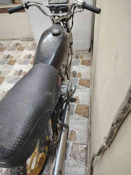 سلام وعليكم شباب عندي هاي دراجه للبيع موديل 20 شغال مابي شي 140 بي مجال ***********
