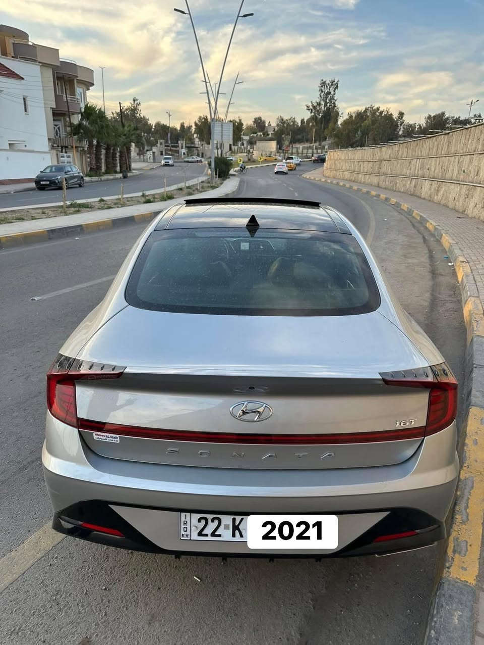 السلام عليكم
سوناتا 2021
فول مواصفات SE بلاص 
مكينه 16 تيربو
بانوراما شفتات مضخم سماعات دشبول الكتروني بيها تشغيل عن بعد تحديد مسار نقطة عمياء وبيها مواصفات بعد
كشنات هيتر 
مكينه وكير ابشرط
هزه وسنويه جديده 
ماشيه ٦٠الف 
ضرر ربع بوند صبغ جاملغ بارد خفيف يم لايت شرط اللايتات اصلي ضرر سطحي وحيل خفيف
سياره جديده حيل بدون ملاحظات  
السعر ١٦٨ بيها مجال بسيط 
مكان السيارة الموصل 
للاستفسار 
***********
