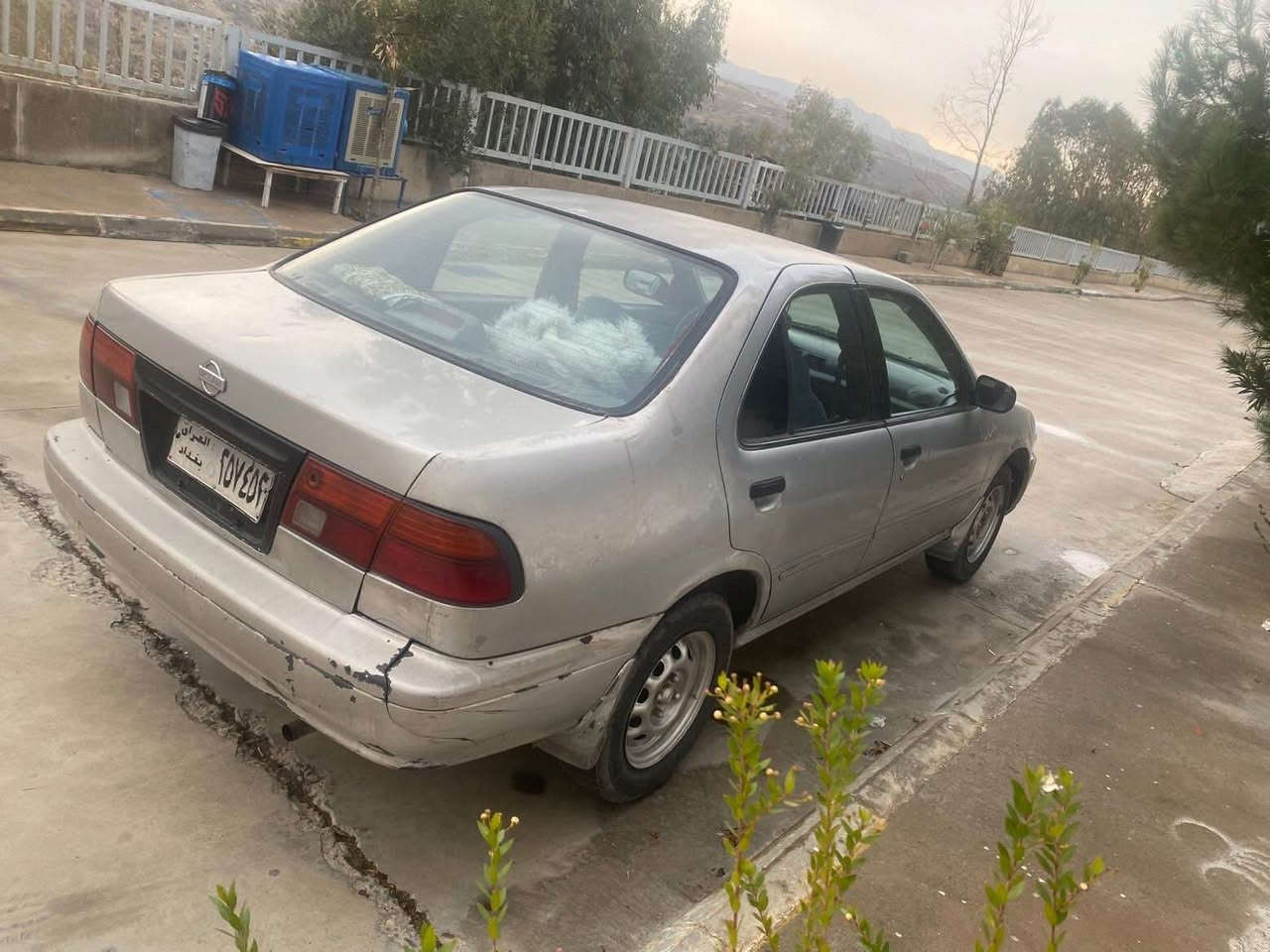 نيسان سه نى مؤديل ٩٨
ئارم پلاستيك سليمانى 
چوارجام كاره باى
ئاوينه كاره باى 
ته بريد ساردو گه رم زؤر مه زبووته ماشاءالله 
زؤر به هه لمه ته به نزين هه رناخوات 
ماشاءالله ناوه كه ى به ره ده رگا  لؤكه 
لايته كانى زينؤنى بؤبه سراوه هه مووگيانى ئيشه كات مووكه به ره و ته رجيلى  تازه يه / دوو سويچ كؤنترؤل
پاترى تازه يه 
ئه نتيفريزى تيايه 
سپيرو  جه گى تيايه 
چوار تايه ى تازه م بؤ به ستووه 
گيرو مه كينه ى به شه رت

 سعر  35$ معامه له 
شوين دوكان 
***********
*********** دخان, السليمانية
