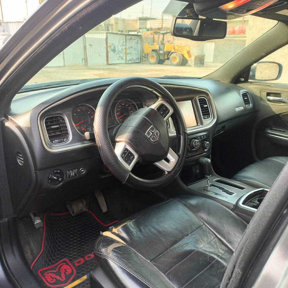 السلام عليكم جارجر 2014 rt5700
فول مواصفات عدى الفتحة كير محرك صدر جاهزة بدون نقص
صبغ جاملغ +بنيد +كلير باب فقط بدون داخل 
شاصي لغد مكفول
تخم تاير جديد ويل نجمة السعر 138 مجال بسيط مكاني بغداد حي العامل *********** بغداد, العراق
