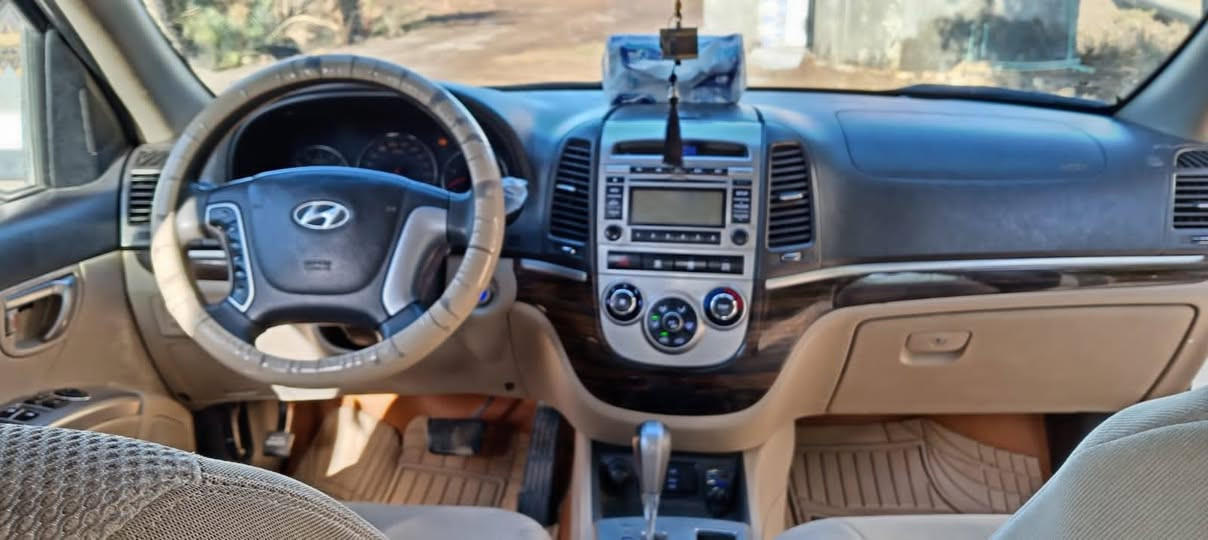 السلام عليكم
سنتافي 2010
4سلندر 
فول مواصفات 
خليجي كفاله عامه
7 راكب 
رقم قادسية
محرك 2400
السعر$ 145
للتواصل وبقية التفاصيل 
 ***********
واقق حبيبي ادمن
