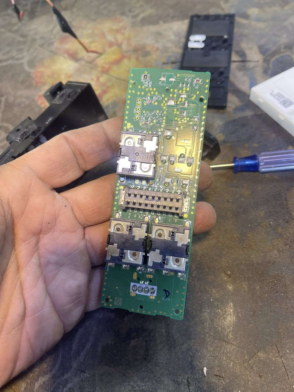 تصليحً كونترول جام سبورتج 2025
شوكت لحكت تعطل 🤔🤔🤔
المهند لزجاج السيارات
لزجاج السيارات وتصليح كافه مكائن رفع الجام وصيانه سلايت روف وتبديل كافه بصمات الابواب  وتصليح كافه كيلونات الابواب 
العنوان الشيخ عمر قرب الإطفاء ما بين الإطفاء و المستوصف الصحي 
لاستفسار 
***********
ابو علي ابو علي الجمالي
