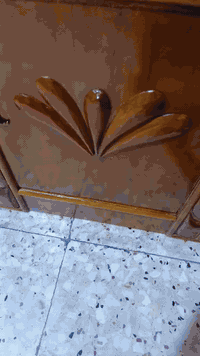 غرفه تسكام صاج داخل وخارج ام السته طابقين ظهر جرجوبه نظيفة كلش نقش بورمي سقف وقاعده  مكاني محاويل للاتصال ع الرقم ***********
