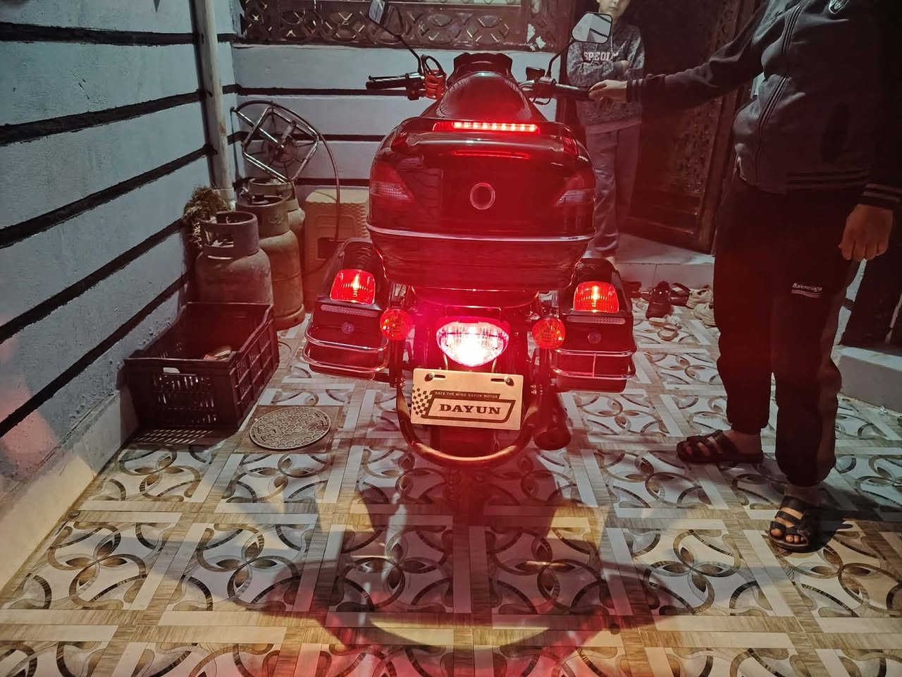 سلام عليكم دراجه دايوان 2026
دراجه ما ماشيه صار سبوعين من اخذتهه  دوشمه كشن جنط دراجه كاعده مكاني المقداديه 

السعر 1550 وبيهه مجال قليل للشراي ‭0772 818 9152‬
