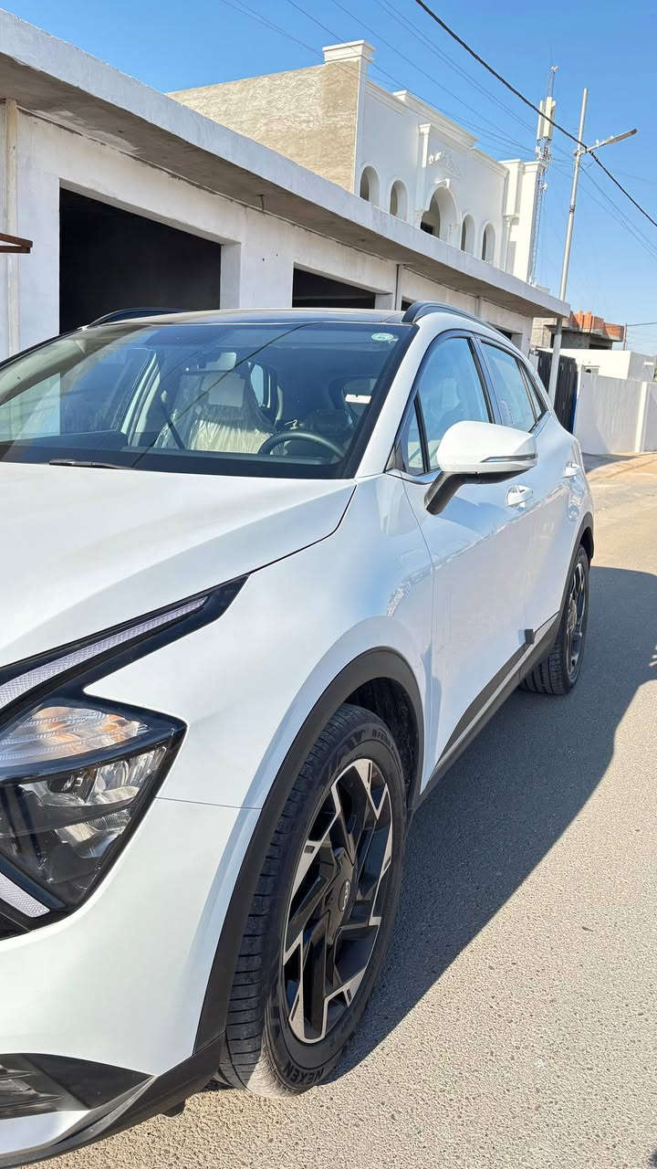 السلام عليكم سبورتج 2025 استالم وكاله خليجي زيرو فول مواصفات مكفولة كفالة عامة من كلشي بوضع الزيرو موصفات ماشيه 5000 بانوراما شاشة كبيرة متصلة شاشة دجتل صندوق كهرباء هندبريك بصمة حساسات امامية خلفية بصمة دخول ذكي داخل ابيض كشنات تدفئة كشنات جلد كهرباء وضعيات قيادة اوتو هولد ستيرين تدفئة وباقي الموصفات المعروفة السيارةالسعر250وبيها مجال حك الجية   الانبار رمادي ***********
