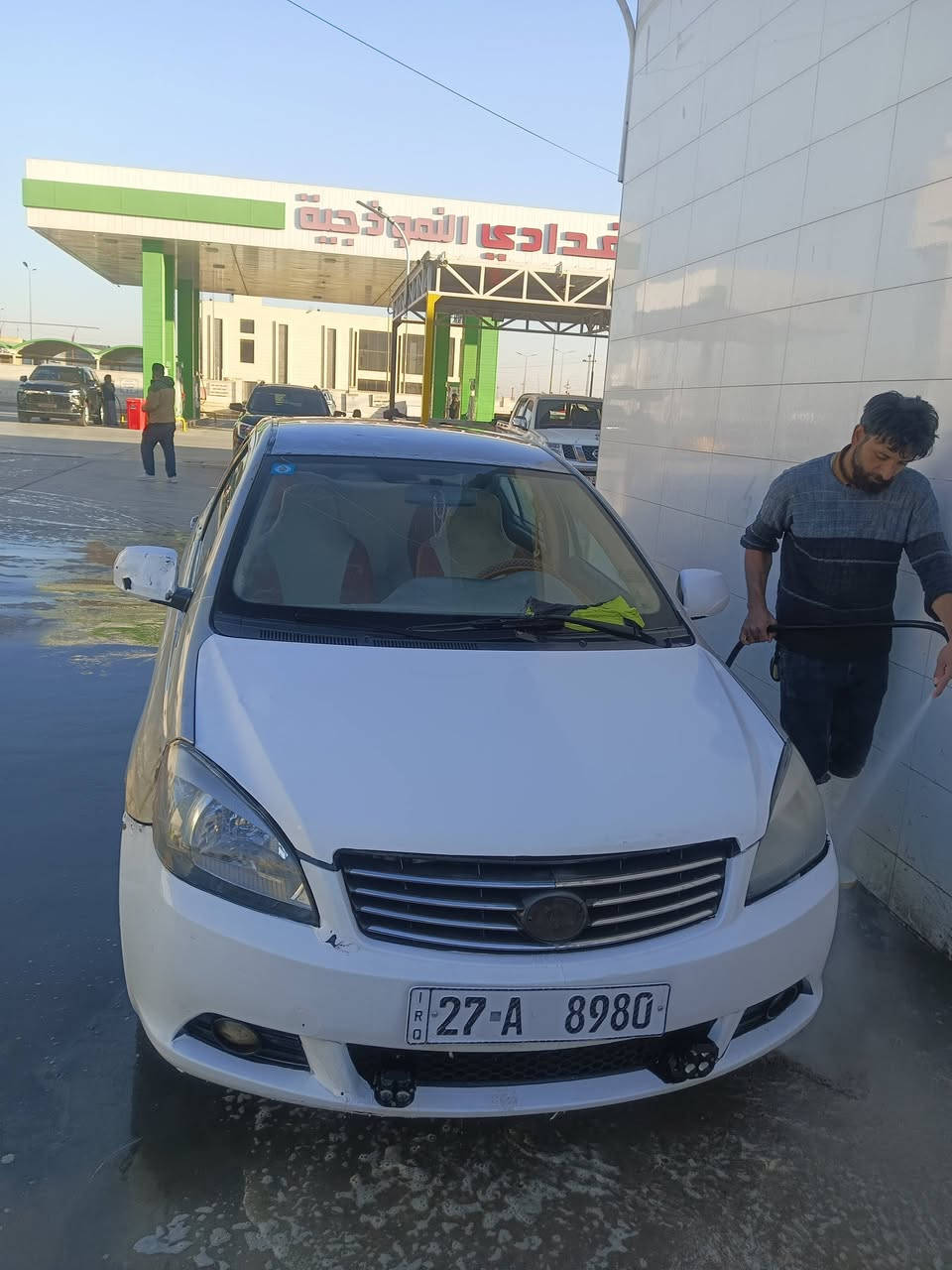 السلام عليكم كريت وول فولكس موديل 2013
محرك كورولا (مو تحوير) جيب وشد بيكاتشو جديد شديته  
كمبريسر كورولا 
بلكات ونوزلات ومجاول جدد 
عبوة فيت بمب جديده 
لايتات السكن  + مازدات جدد
شديت الهه لايتات اضافيه من الثقه ب٤٥ دولار 
تايرات جدد قبل ٣ اشهر شديتهن كم تاير بي فتيله بسبب الشوارع 
راديتر تبريد جديد 
تبريد فول بس بنهايه الصيف نقص عندي نص بطل تقريبا 
دعاميه جديده بس لونهه اسود غلفتهه بفابلون هيه والبنيد 
البريك  حورته يم حيدر وسوني هو والدسكات جدد صار بالمكان 
سماعات جدد اصليات الوحده ب٣٠ 
سنويه لل٢٩ او ٣٠ اعتقد 
 نقصهه فقط سمكرة وصبغ ودبلات 
ترايك وين ميعجبك 
السعر ٤٠ ورقه وكلفتني فوك ال٦٠  الله شاهد
المكان:كوت/ حي الحكيم
للاتصال :***********
