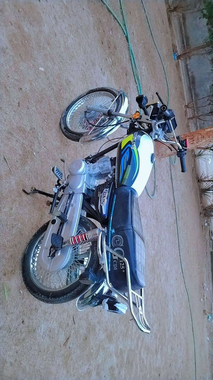 يا الله سلام عليكم دراجة تايكر للبيع موديل ٢٥ مكفوله كفاله عامه دراجه جديده وما متعوبه دراجه حلوه كهربايات كله شقال بعده على وضع الشركه اصبانه ما ممدود عليه السعر ٦٧٥ وبيه مجال بيع مستعجل اتصل وبيك خير وتدلل ***********
