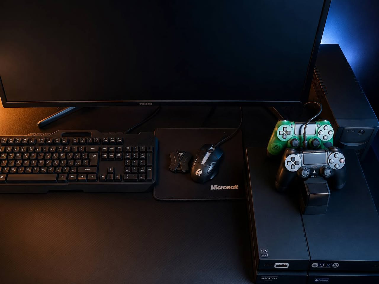 بلي فور فات الطافي مو الامع ذاكره 500بيه قرصين Gta5وRed ded الجهاز مفتوح للتنضيف على ايدي وياه يدتين وحده مو اصليه ولثانيه اصليه ووياه ماوس وكيبورد وتحويله تكدر تلعب اي لعبه بيهه وUPS وياه جديد مامستعمل بس يومين سعره 300الف ***********
