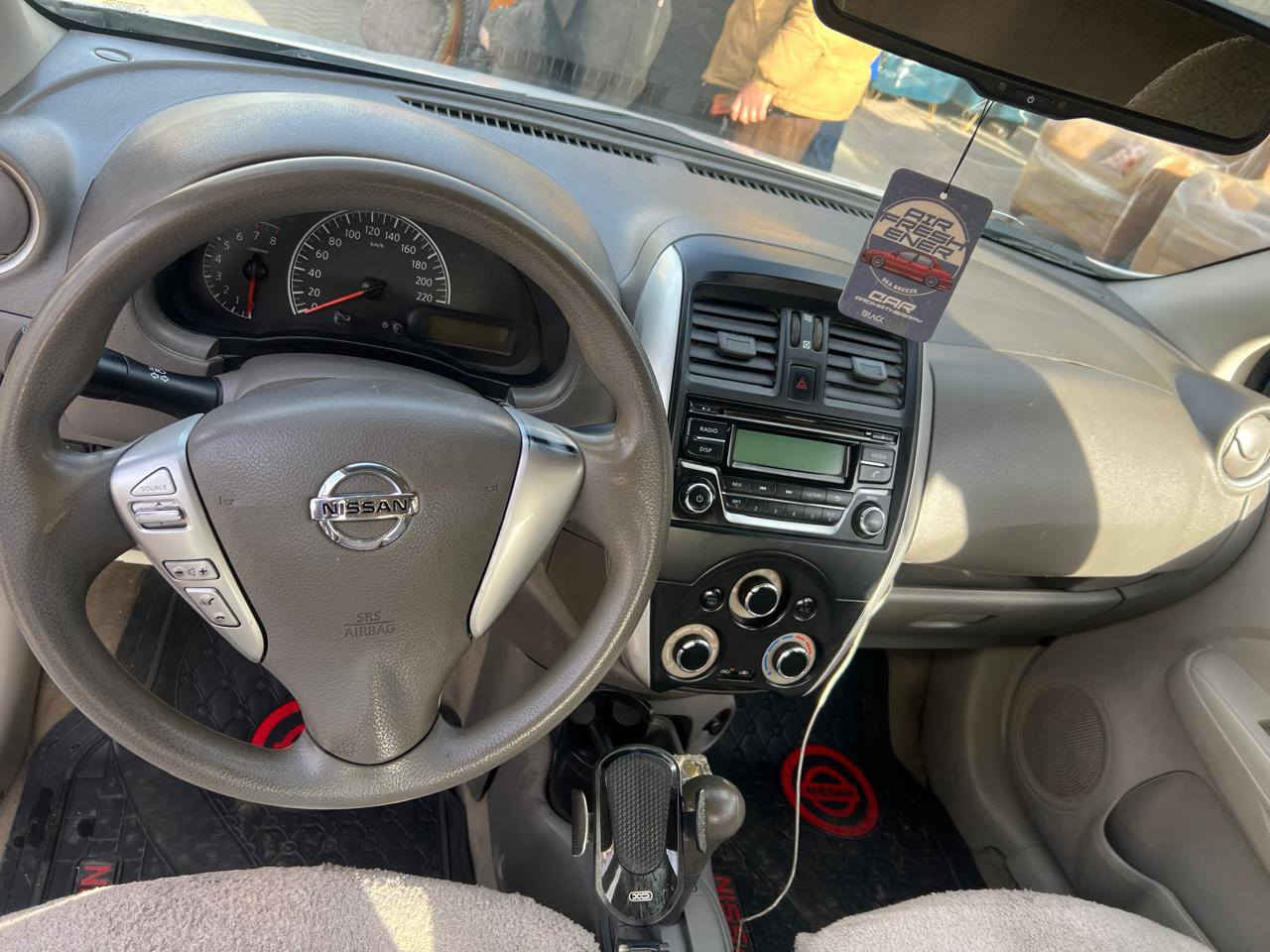 السلام عليكم رمضان مبارك
نيسان صني هندي موديل 2020 بيه ربع جاملغ صبغ وبيه مكانات بارد ماشيه 114 بدلت  دبلات جدد ودهن الگير السعر 98 بيه مجال حك الجيه المكان الغزاليه 
***********
