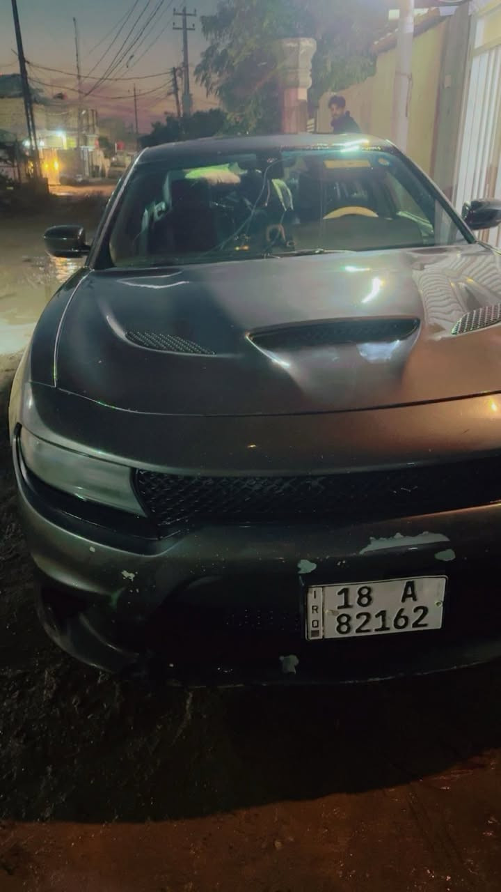 ‏سلام عليكم تشارجر موديل 2016 قطعة واحدة بيها جير مكينة حادية كفالة تخم تاير جواها￼  *********** ***********المكان حله خير من الله السيارة
