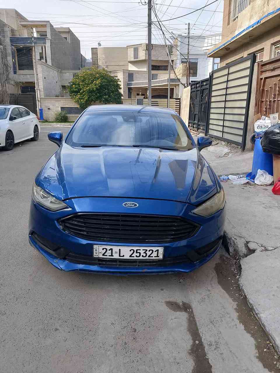 السلام عليكم 
سيارة فورد فيوجن 2017 
رقم سليمانية 
حادث سرقة جاملغ 
وبيها طخه بالباب الخلفي عكس السايق 
بالصورة واضحة 
محرك 1500 تيربو 
ماشية 105 
السعر 105 وبيها مجال بسيط 
مكان السيارة بغداد
***********
