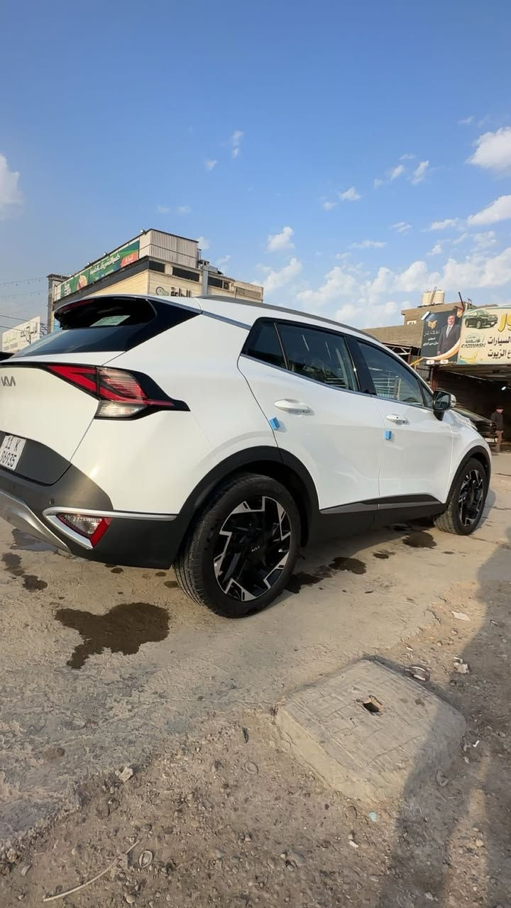 السلام عليكم البيع سبورتنج موديل 2025بعدها بضمان ماشيه 9الف أخت زيرو كفاله عامه فول موصفات عده لفتحه قماره حديد بسمي تحويل ثاني يوم مكان سياره بغداد الغزالية سعر 245وبيها مجال بصيط لاستفسار ***********
