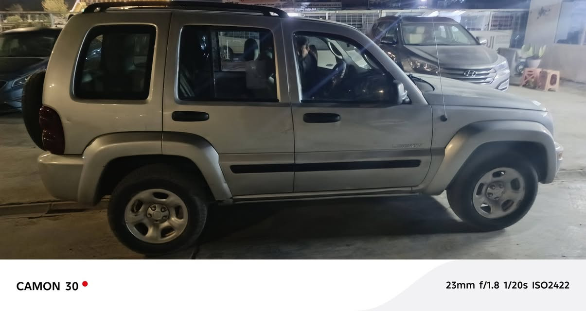 للبيع مال مستعجل جيب لبرتي موديل 2004 رقم بغداد انكليزي باسمي محرك جديد كير خير من الله تبريد شغال كهربائية كل شغال منضومة زنون سنتر لوك صدرها ٦٠٪ صبغ حزام 
مكانها واسط قضاء النعمانية 
سعرها ٥٦ قفل
***********
