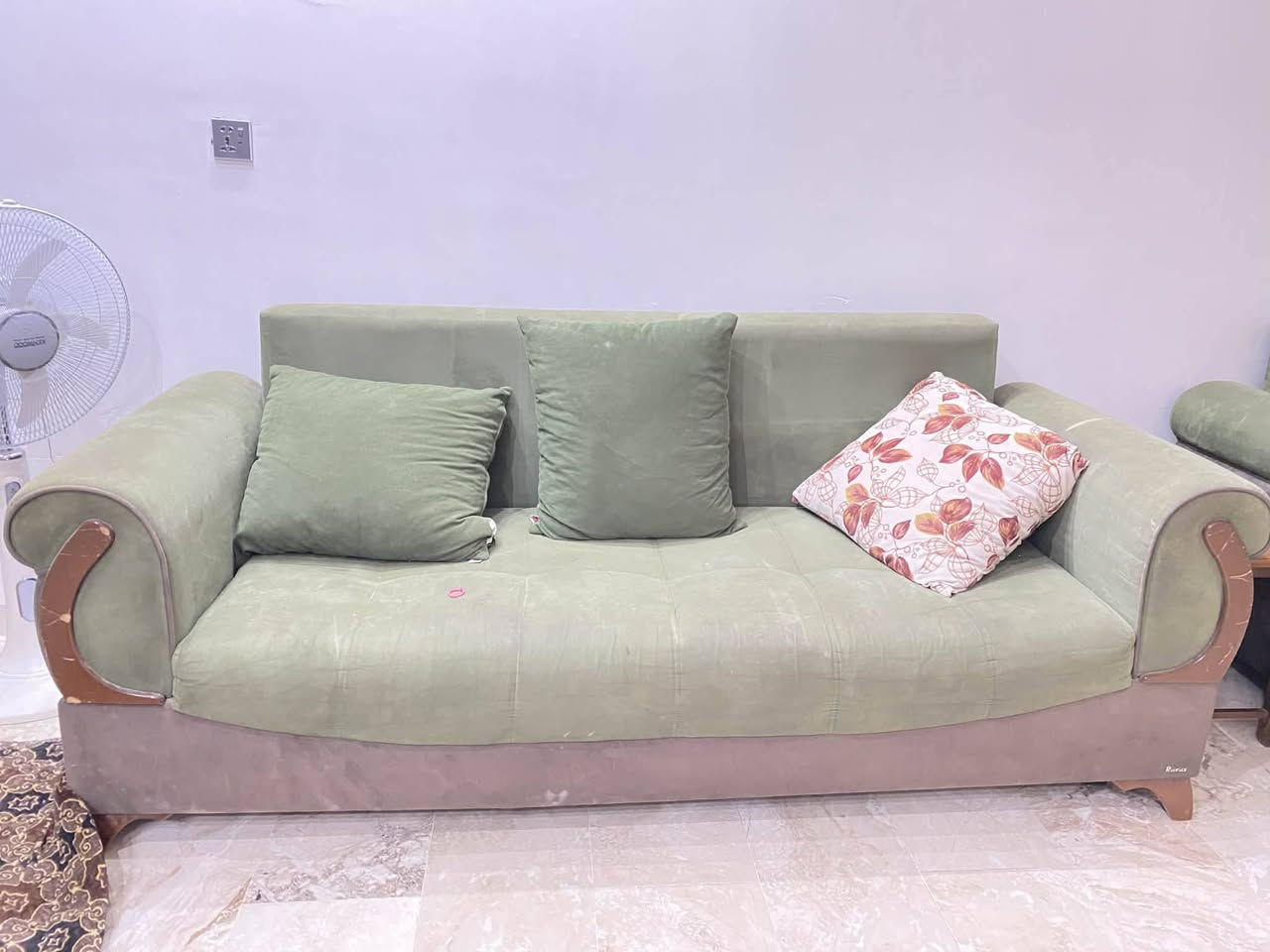 تخم عشر مقاعد للبيع سعر 300
للاستفسار الاتصال على الرقم***********
