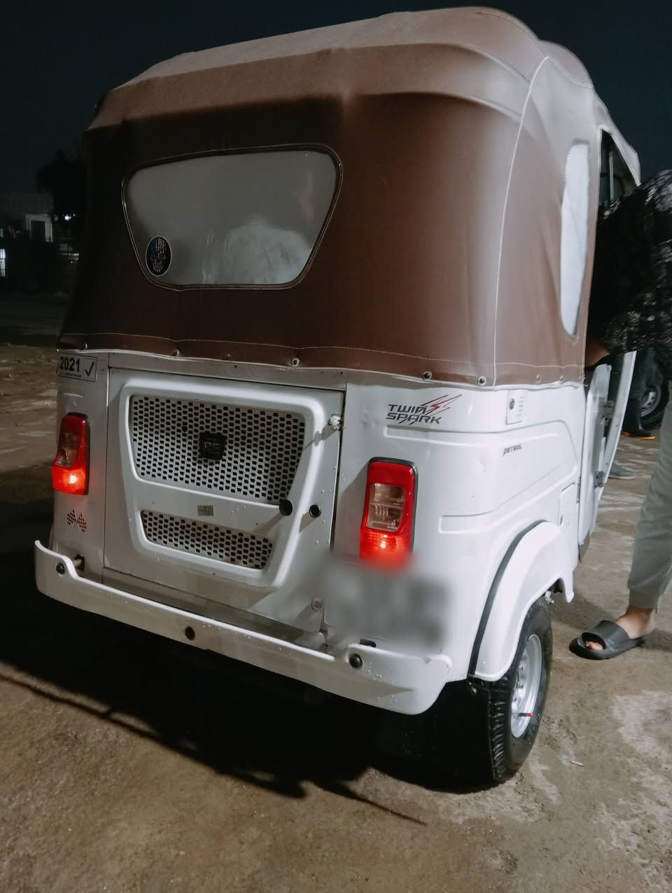 السلام عليكم تكتك للبيع تكتك مديل 21 الشهر 12 تكتك بلاديه مكفوله كفاله مكينة مجفته
السعر 8 مليون ،و300 الف
الرقم *********** 
العنوان كفاءات العبيد بغداد
التواصل فقط على الرصيد 
لا نرد المراسلة على الواتس
