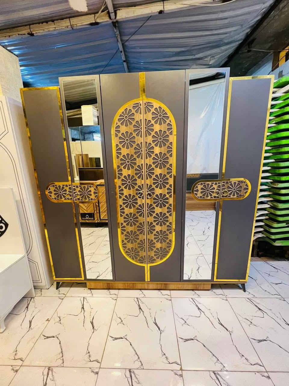 غرفة نوم مستعملة🇹🇷
نضافة💯بل 💯 أخت الجديدة 
عدد القطع / 5
نضام / أبواب 💢 
سعرهة 500🔒
شد ونقل داخل بغداد مجاني🚛
يوجود توصيل محافضات
هدية 🎁 طابورية اضافية


**إذا كنت صاحب هذا الإعلان وتريد حذفه لأي سبب، رجاءا أرسل رسالة إلى الدعم الفني**