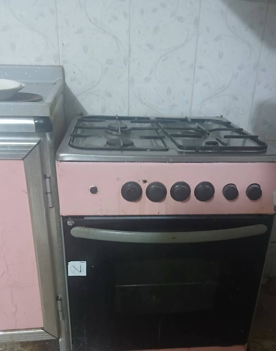 لطفا الاسعار ثابته  واتساب ***********
الطباخ ٧٥ قفل نضيف ٤ عيون فرن شغال 

 كاونتر ٣ قطع سنك وملحق والثالث لجوة 
 الملحق لتعليك يحتاجله نرمايد جدد سعره قفل ١٣٥
لان نضيف 

 راوتر نت وطني من شركه هواوي ابو خطين 
٢٠ الف
 الكنتور ب١٠٠
