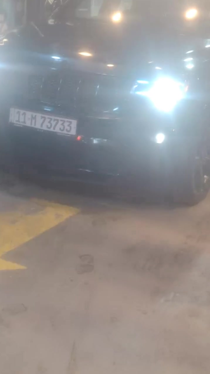 للبيع اقرأ للأخير لا تخابرني تكلي شبيها😐 
جيب ١٤ لاريدو مكينه و كير طيارة مكفولات رقم بغداد دولي بسمي فتحة كرسي كهرباء صندوك كهرباء وهل مواصفات المعروفه صدر امامي خلفي ارضيات تصعد ع دوسه  باتري تي سي ال جديد ضمان سنه منضومة ال اي دي مع متغير كامرة اماميه داخليه اصليه دوسات خارجية كفرات خارجية لسيارة متعوب عليها للأخير
حادثها بصور بلا دواخل بشرط سونار 👇 وبالعراق بارد شبر بصندوك السيارة تبجي على بوليش فقط
السعر ١٧٥ ما يعجبك اخويا اكو كلشي بسوك للاستفسار الاتصال على الرقم ***********
